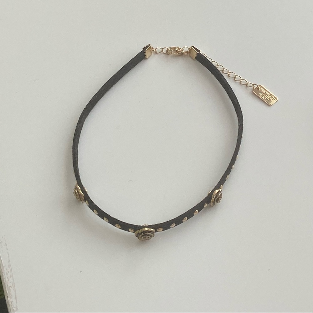 LAST CALL! american eagle gold studded rose choker